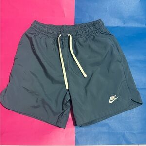 Nike Sportswear Woven Lined Flow 6” Shorts | Ashen Slate | Small
